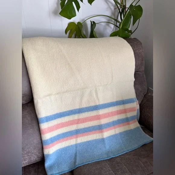 Vintage Bedding Vintage Ayers Canada Pure Wool Blanket 535 X